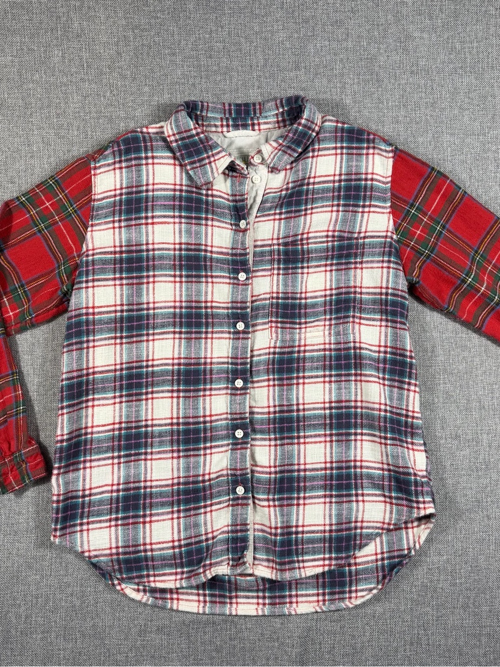 American Eagle Outfitters Red, Navy & White Plaid Button-Down Shirt